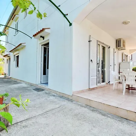Apartman Ante