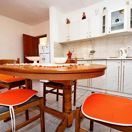 Ante Apartman *