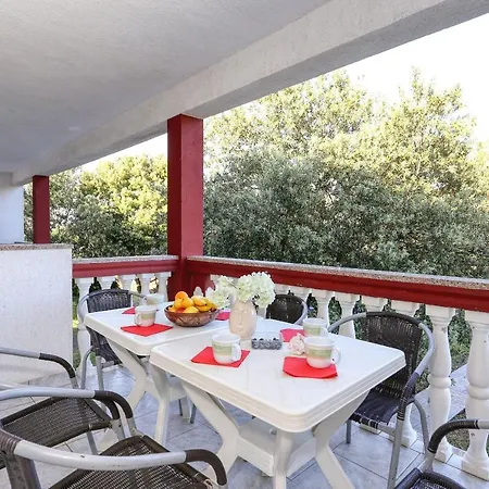 Apartment Ante