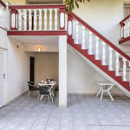 Apartment Ante