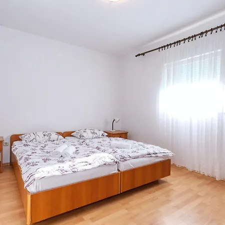 Apartment Ante *