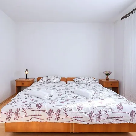 Apartment Ante *